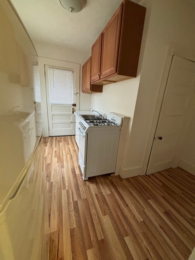 16 Maple St Unit 4