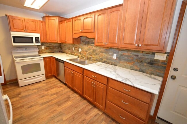 Photo - 100 Clover Ct