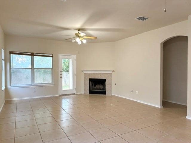 Photo - 908 N Creek Blvd