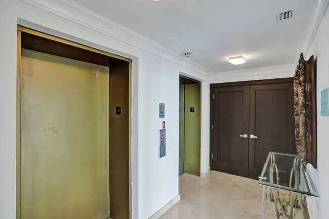 Photo - 10101 Collins Ave Unit # 4E