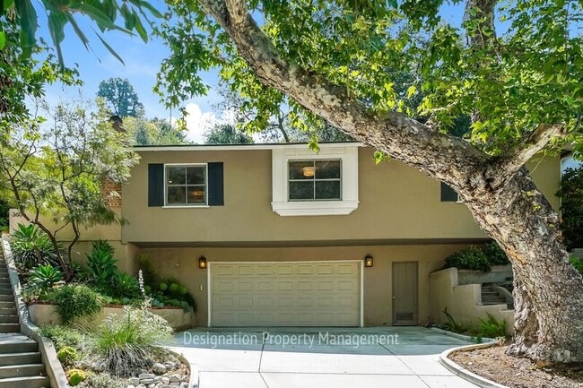 Building Photo - 360 Glenullen Dr