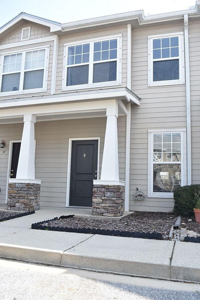 Photo - Like NEW 2 Bedroom 2.5 Bath Townhouse in V...