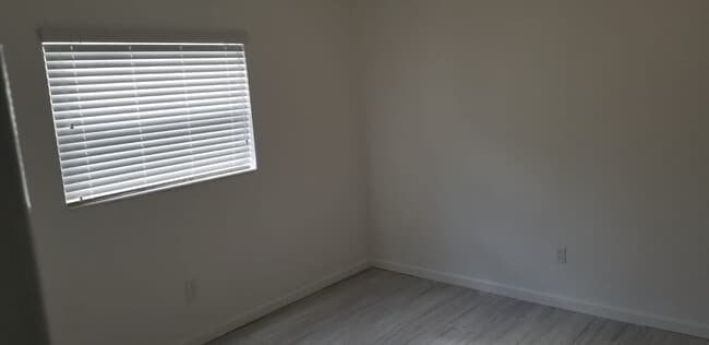 Photo - 3430 N 65th Ave
