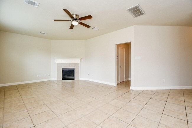 Photo - 2707 Silk Tree Ln