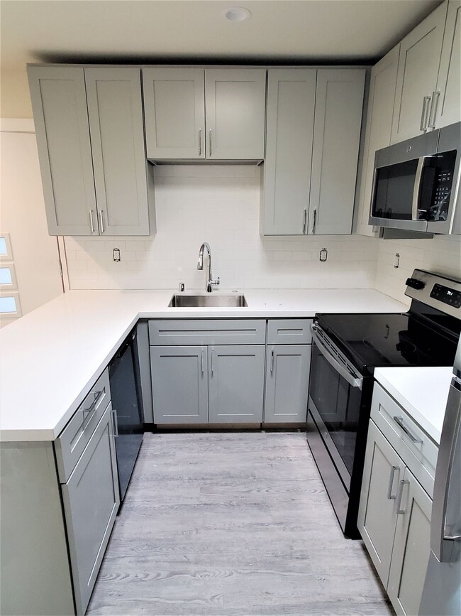 Photo - NEWLY REMODELED Apartment in Brisbane