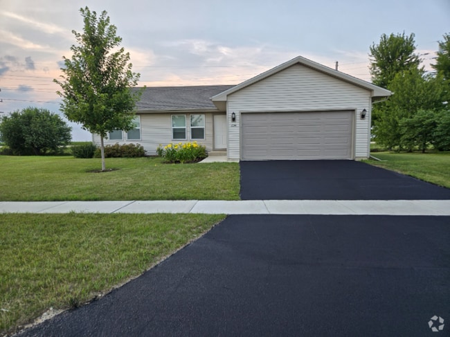 Building Photo - 1044 Witbeck Dr Rental