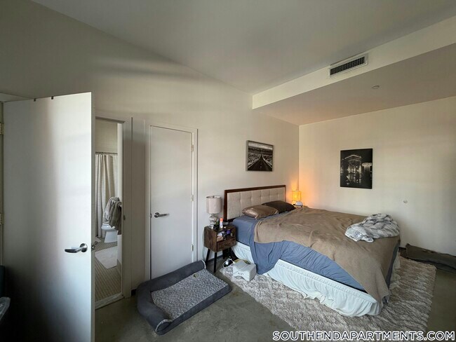 Photo - 160 E Berkeley St Unidad 310