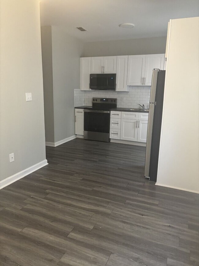 Photo - Cozy Two Bedroom, 1 Bath (Plus Bonus room) Home - Across the Street from the Set at FAMU!