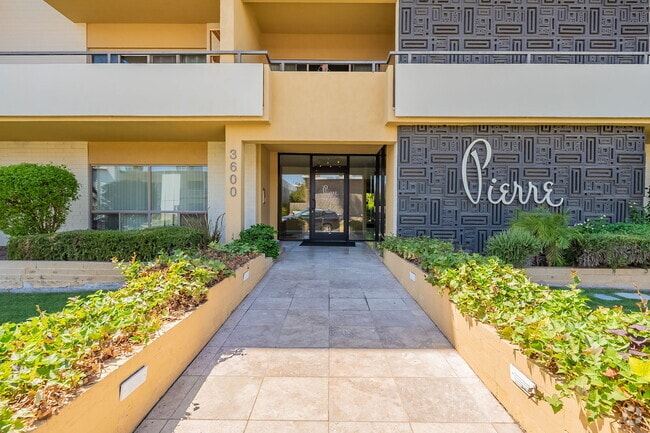 Building Photo - 3600 N 5th Ave Unit 307 Rental