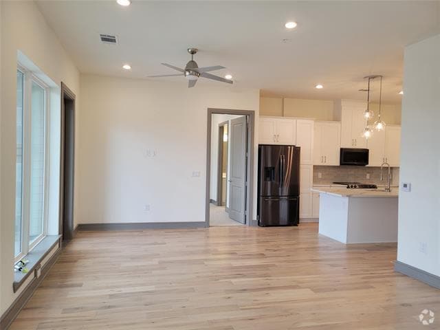 Building Photo - 2700 Old Denton Rd Unit 2257 Rental