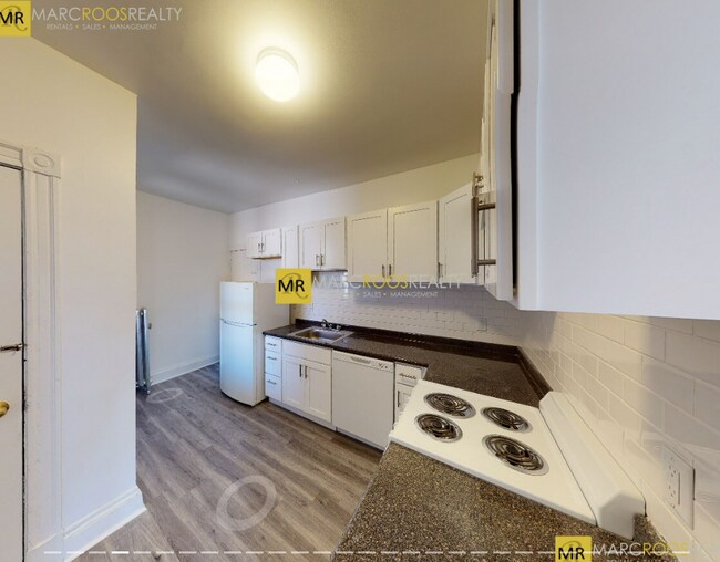 Photo - 1592 Beacon St Unidad F-8