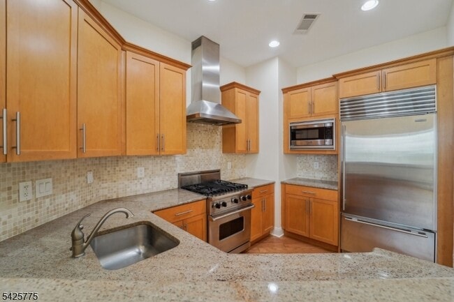 Photo - 1212 The Plaza