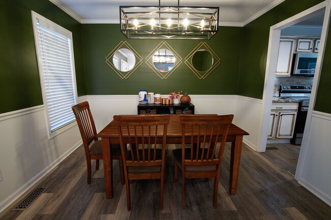 Photo - 218 English Walnut Dr