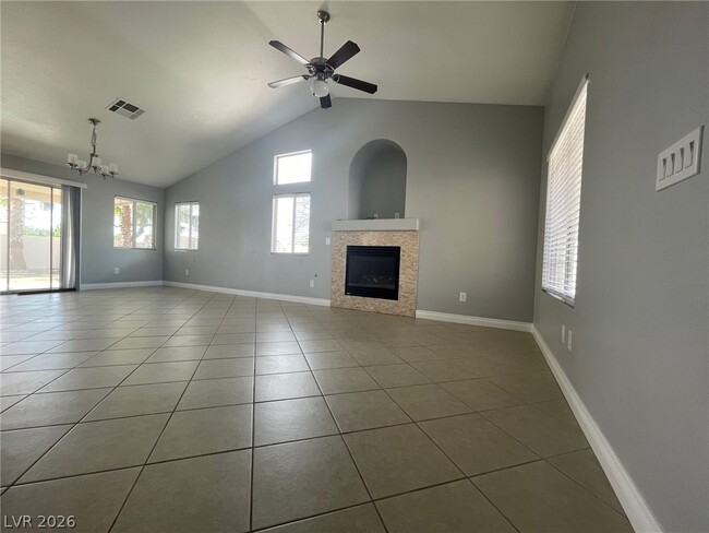 Photo - 5415 Altoona St