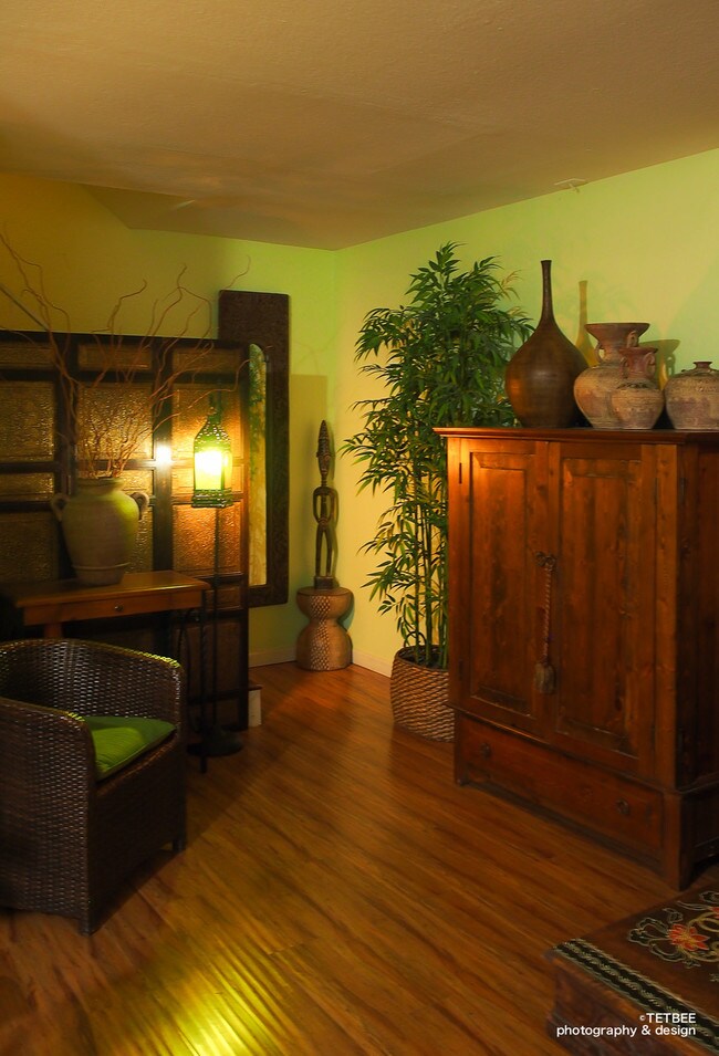 living room - 7050 Vassar Ave