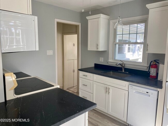 Photo - 21 E Lincoln Cir