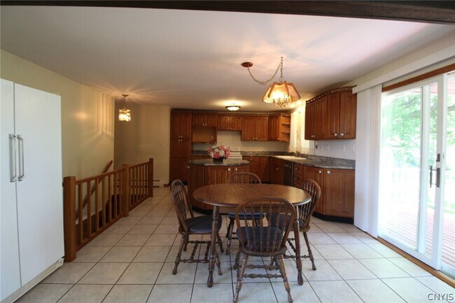 Photo - 6363 Muskrat Bay Rd