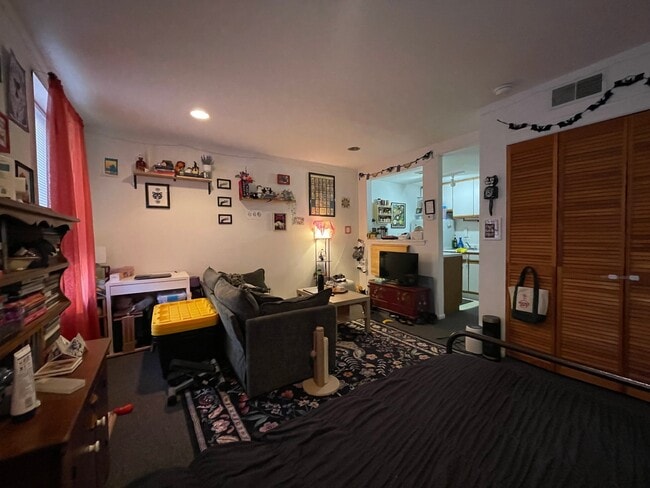 Photo - 724 S 16th St Unit Apt 2F