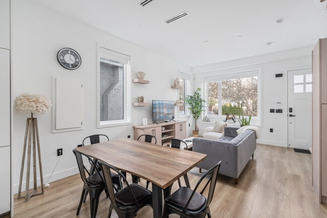 Building Photo - 5207 Hoy St Unit SI ID1422087P