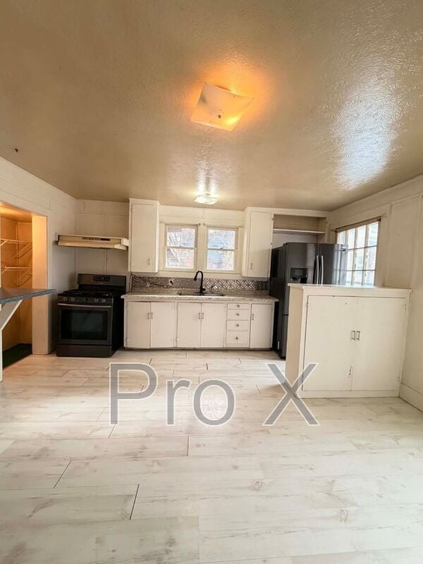 Photo - 401 S Jackson Ave