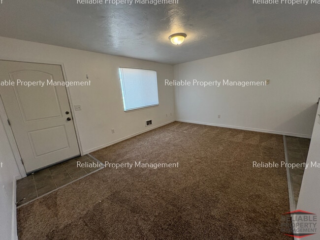 Photo - 1430 Cambridge Dr Unit 1