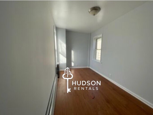 Photo - 56 Jewett Ave Unidad 3