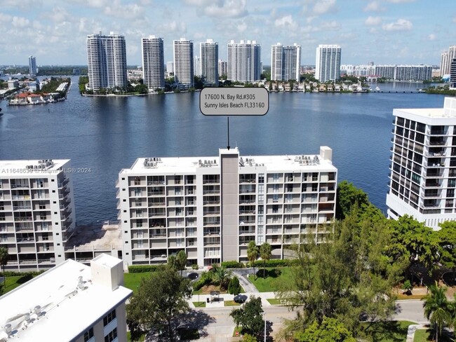 Building Photo - 17600 N Bay Rd Unit #N305 Rental
