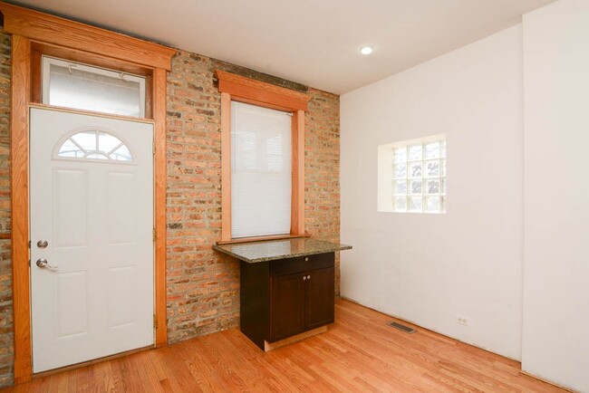 Photo - 2053 W Fullerton Ave Apartments Unit A02K