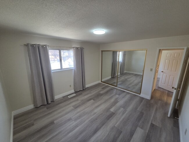 Photo - 6521 Flower St