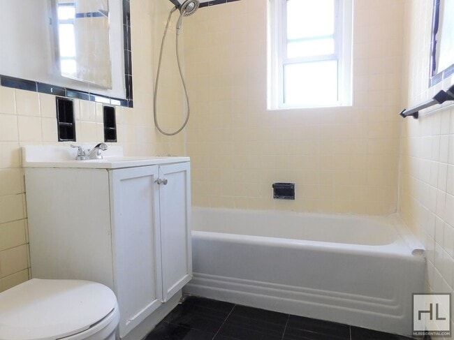 Photo - ALBEMARLE ROAD Unidad D6