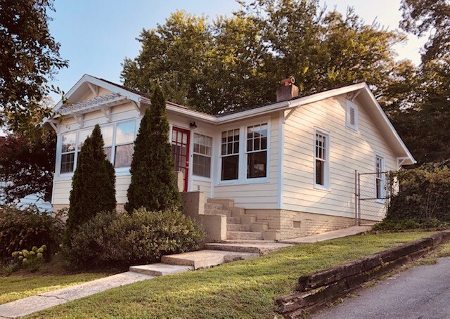 Home - Front - 1306 Worthington St House