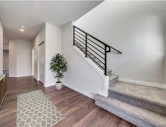 Entrance/hallway - 7619 11th Pl SE