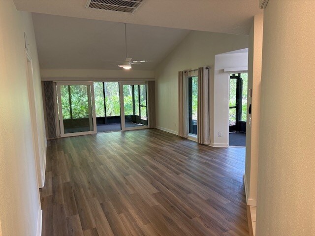 225 Woods Landing Trl