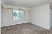 2BR, 1.5BA - 915 SF