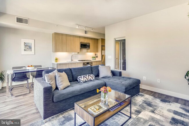 Photo - 1628 11th St NW Unidad 305