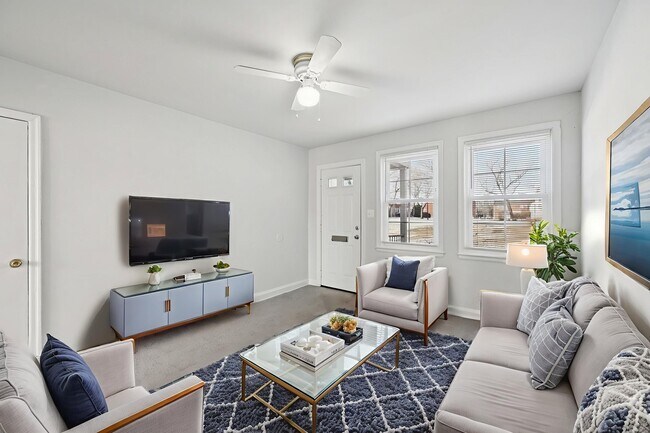 Living Area - Baybrook Village Apartments