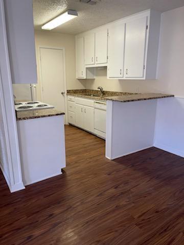 WON'T LAST. PET FRIENDLY, SINGLE-LEVEL TOWNHOME OFF HULEN, FENCED-IN YARD. PET-FRIENDLY, MOVE-IN ...