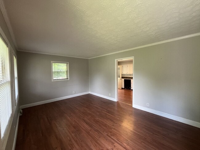 Photo - 2001 Elmwood St