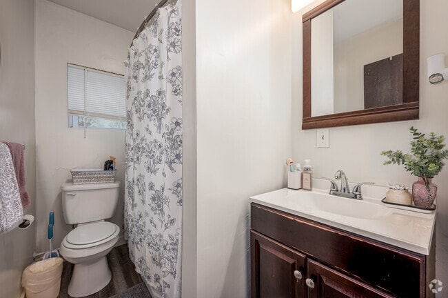 2 habitaciones, 1 baño - 1000 pies cuadrados - Baño
