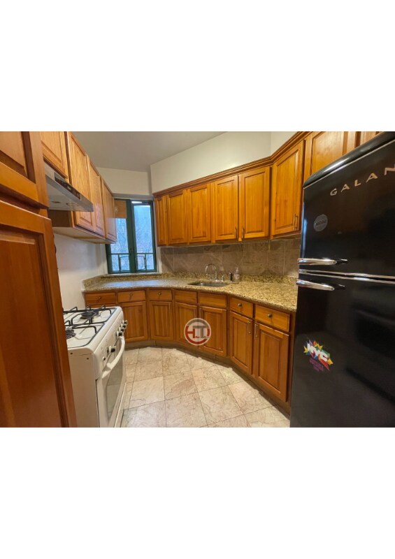 Photo - 1589 Unionport Rd Condo Unit 5F