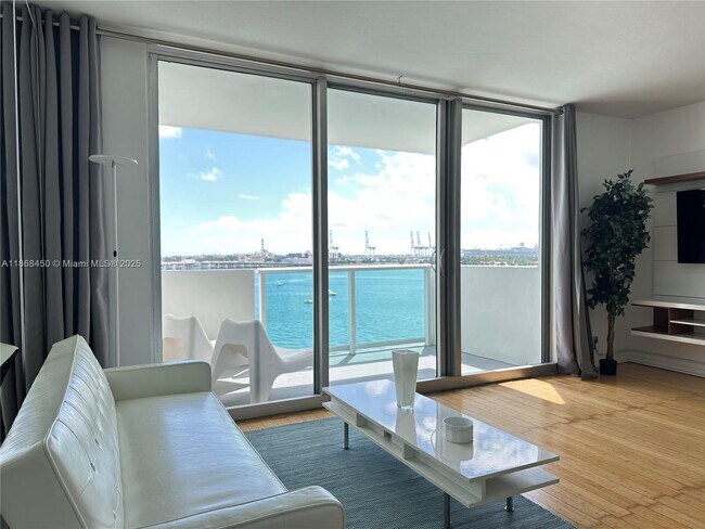 Photo - 1200 West Ave Unit 927