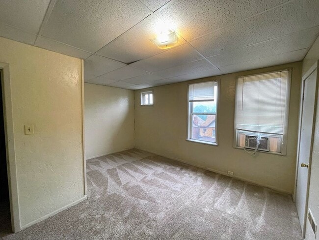 Photo - 3 bed 1.5 bath - new flooring, new appliances