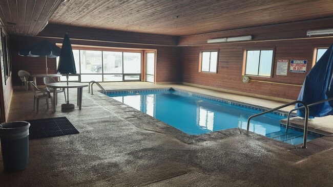 Photo - Motel 6- East Side Unit King Jacuzzi Room