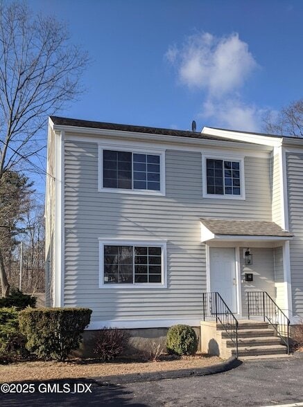 Building Photo - 82 Cos Cob Ave Rental