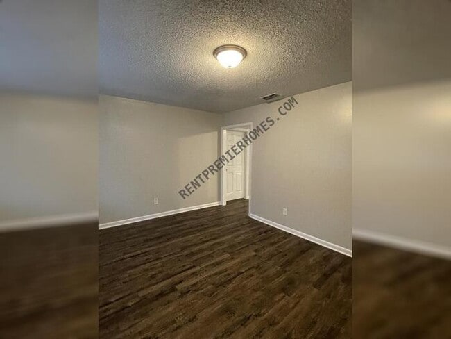 Photo - 7400 Debbie Dr