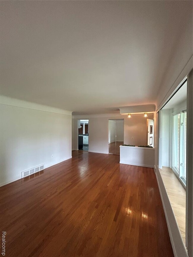 129 Pleasant Lake Dr