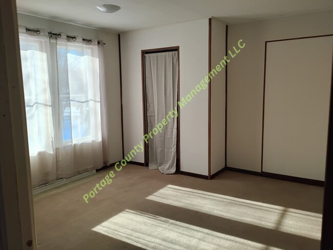 Photo - 207 S Main St