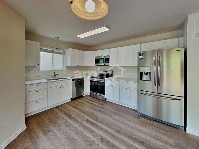 2237 Antoinette Way