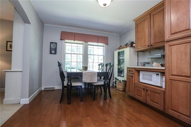 Photo - 2856 Elmwood Ave