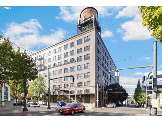 Building Photo - 1420 NW Lovejoy St Unit 210